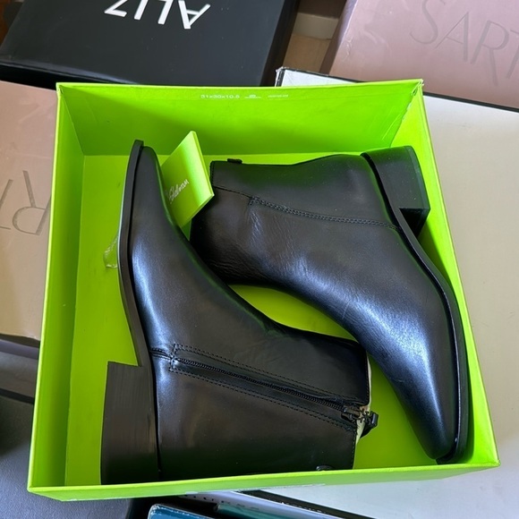 Sam Edelman Thatcher Ankle Bootie - Picture 2 of 12